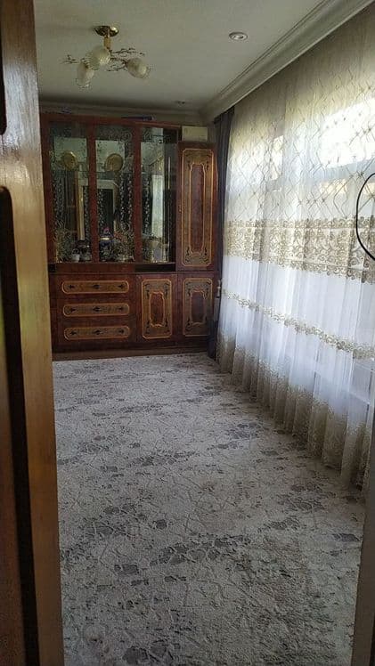 Uy sotiladi. Yakkasaroy — 2