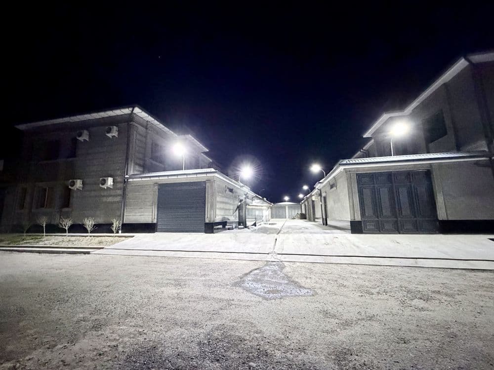Nazarbek ittifoqda yengi masjid oldida 8 ta yengi uchaskaladan bitasi — 2