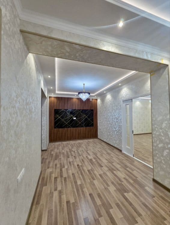 Nazarbek ittifoqda yengi masjid oldida 8 ta yengi uchaskaladan bitasi — 3
