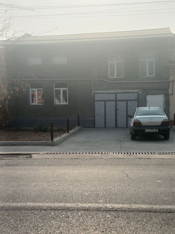 4.3 sotix hovli 6 ta xona — 1