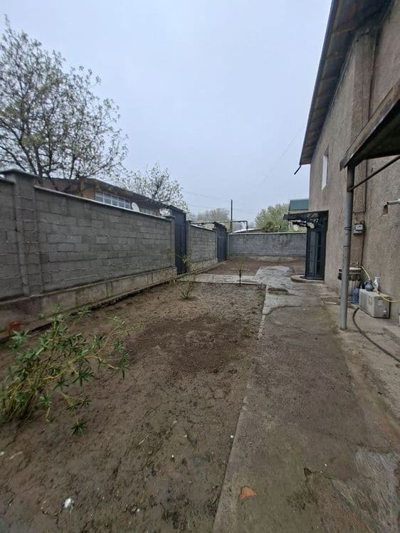 Ангрен шахар 6/4 дахада 2 каватли котеж  сотилади — 2