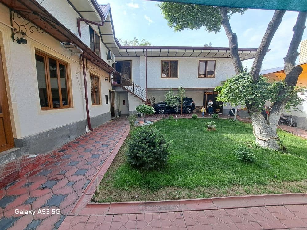 Hovli uy. Rohat. Yangiobot. Arzon narxda. — 2