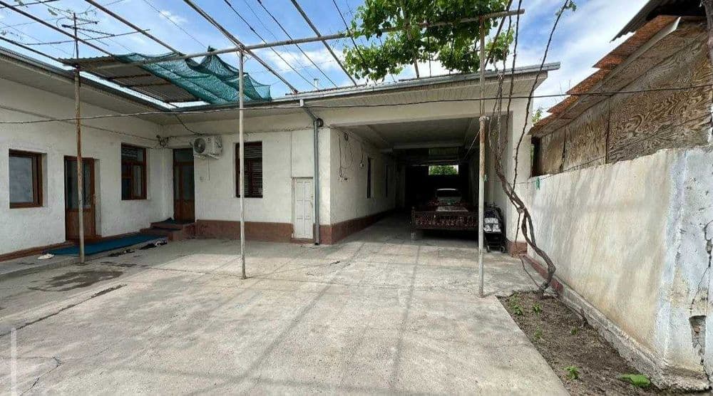 Продам дом на участке 4 сотки. Мирабадский район. — 2