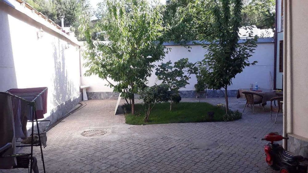 Юнусобод туманида 7 хонали ховли сотилади — 2