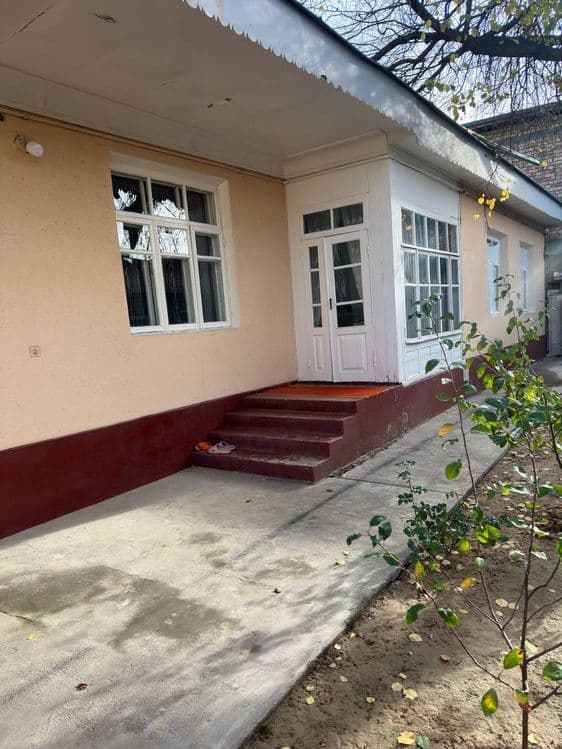ПРОДАЕТСЯ:
Продается дом //Пилла махалля
5 соток
5 комнат
Все коммуник — 2