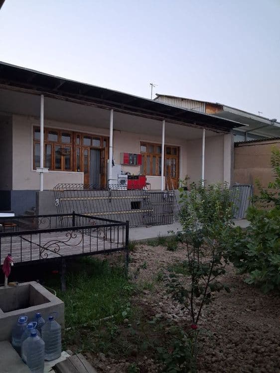 Xovli sotiladi Xonabodda 6.2 sotix 7 xona — 5