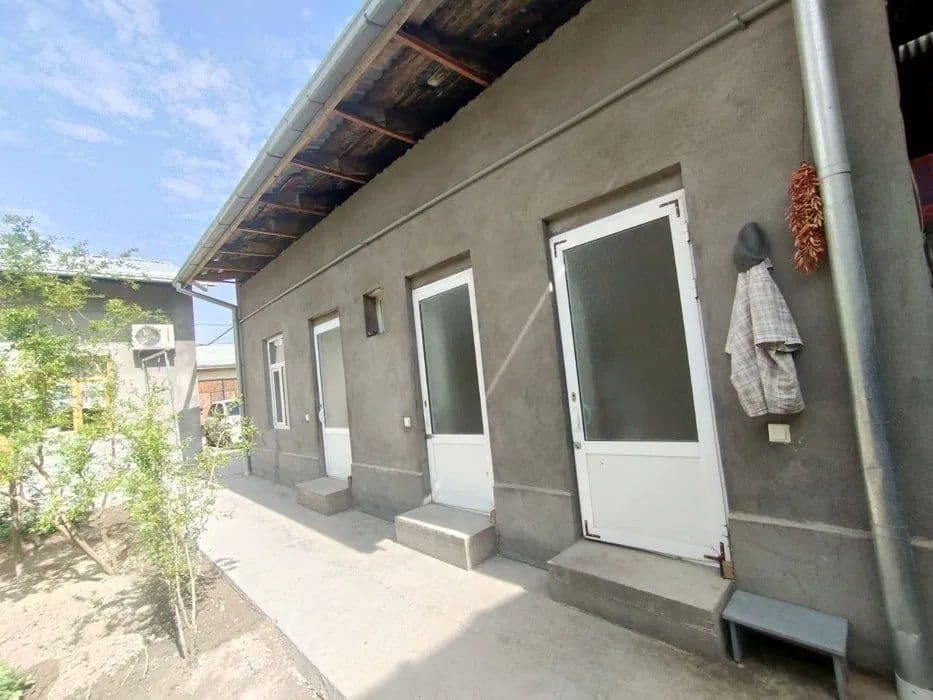 Продается дом 3.7 соток Саракулька фасад 15х24 — 3