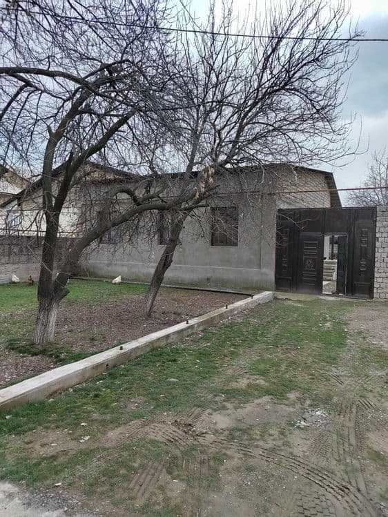 Продается дом в Бектемирском районе на участке 6 соток. — 1