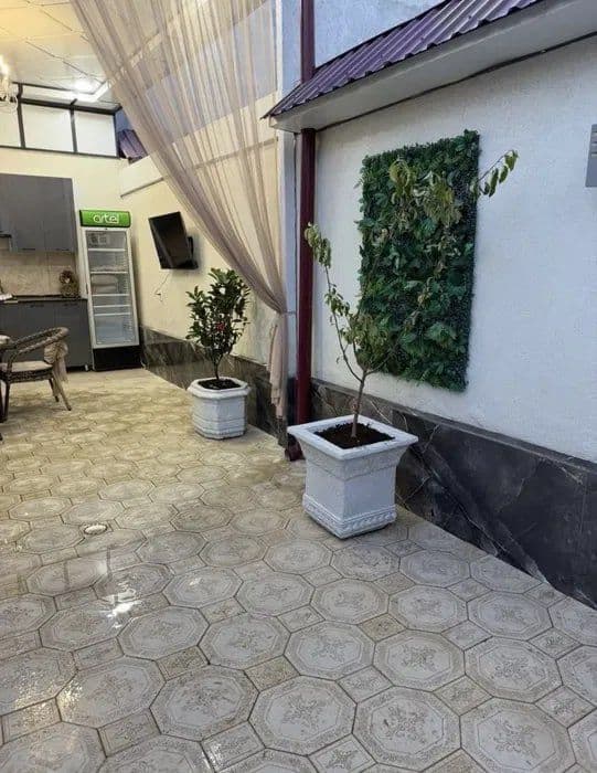 Мирзо Улугбекском районе 
Греческий Городок  

Участок: 2 сотки
Площад — 2