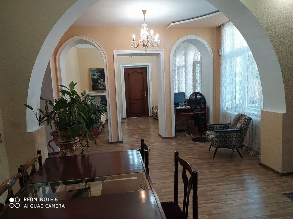 Продается на дубовой плановый большой дом 6 комнат.7соток — 1