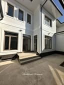 6 хонали 2 қаватли енги ховли сотилади