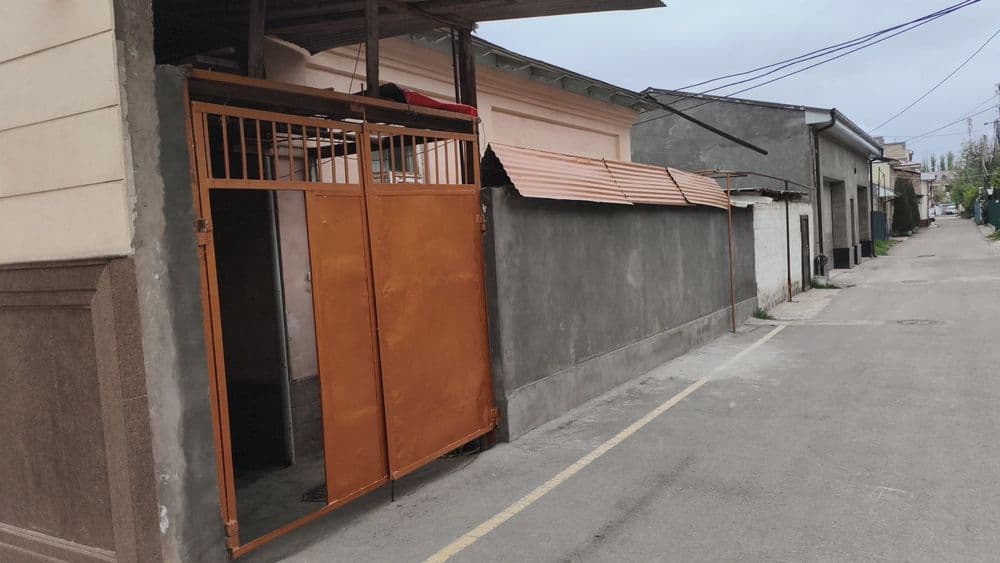 Hovli uy sotiladi — 1