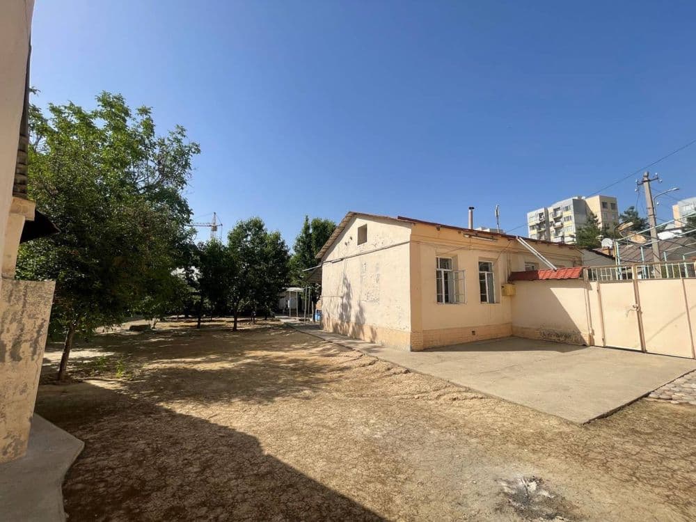 Chilonzor oqtepada 8,6 sotix hovli sotiladi — 2