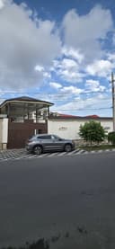 Уз ховлимми сотвомман, 7 сотих, 12 хона, 2 уйдан иборат.