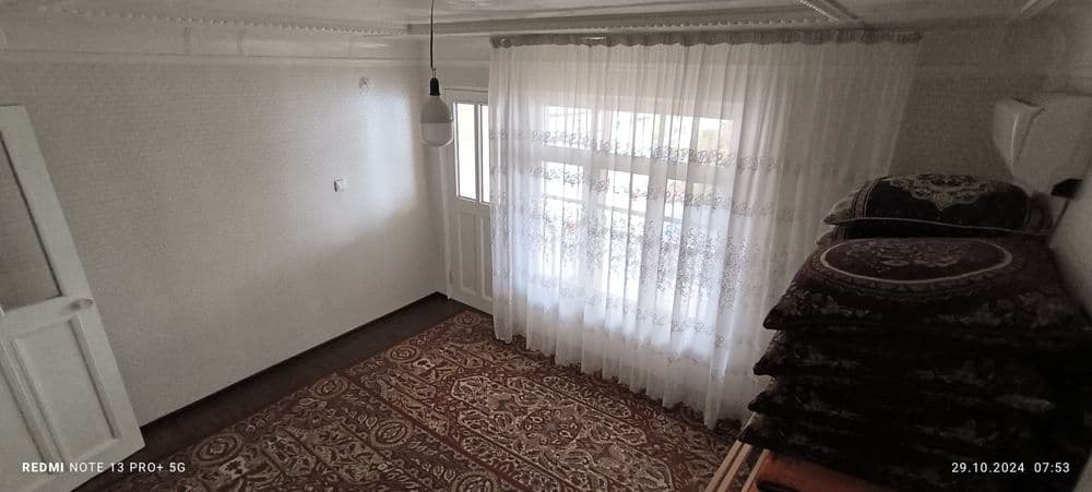 uchastka sotiladi yunsobod 6 kv

maxalada — 5
