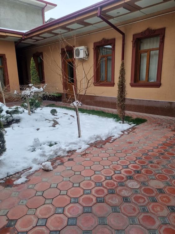 Yunusabad (telebashnya) osh markazi yaqinida 4 sotix tayyor uy — 4