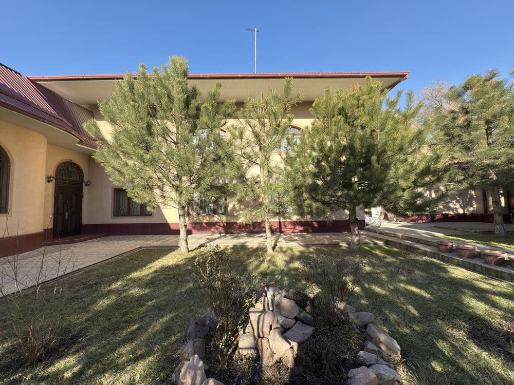 Продажа дома 9,4 сотки Мирзо Улугбек Эко базар 42 метра фасад Угловой — 1