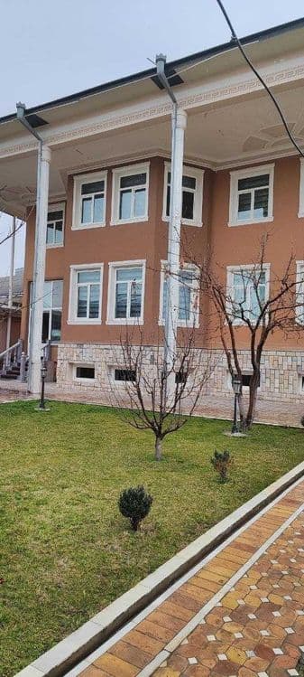дом 10 соток Яккасарайский район. улица А.Каххара. Тойхона Яккасарай — 1