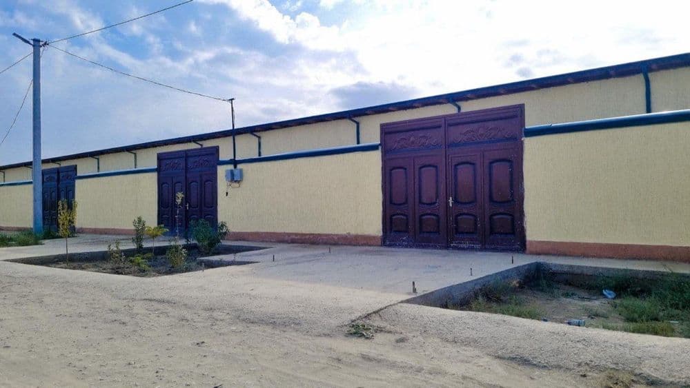 Коттедж сотилади + подвал 110m2 каропка ҳолати — 1