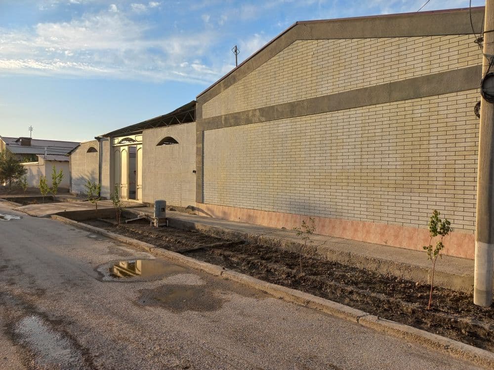 Когон бекларда барча кулайликларга эга 2 сотикли катеж сотилади. — 2