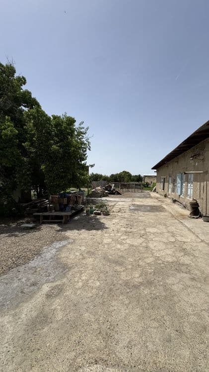 Hovli sotiladi. Ховли сотилади. — 1