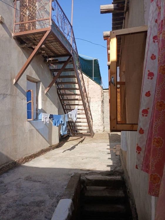 Hovli sotiladi. Продаётся участок — 4