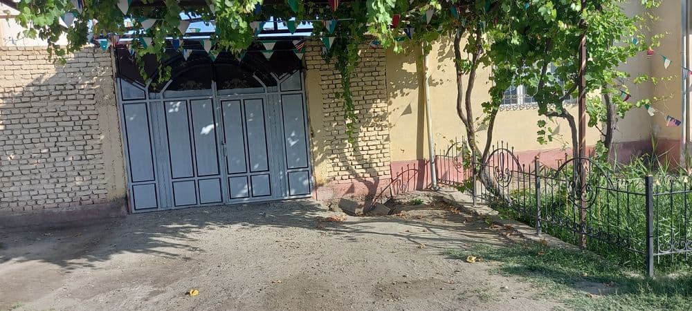 Ромитан туманида икки қаватли коттеж сотилади! — 2