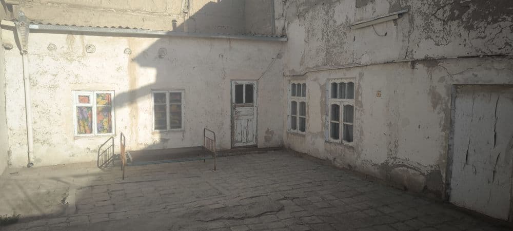 Buxoro eski shahar hovli... — 2