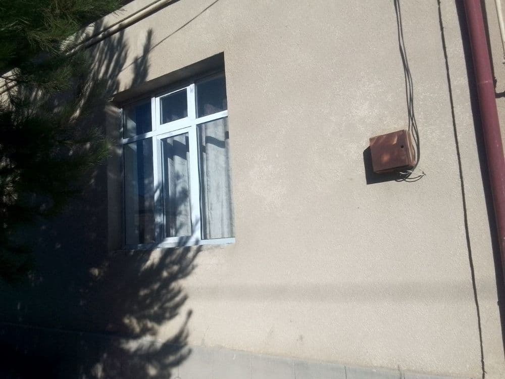 Коттедж сотилади. Угловой Жондор тумани марказида. 6 соток. — 1