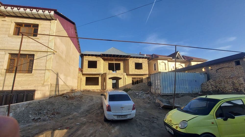 Продаётся 2 этажный недостроенный участок в городе 7 соток — 7