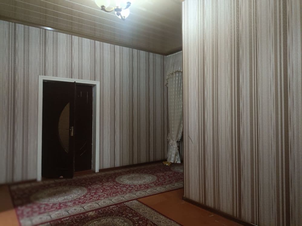 6 сотихли коттедж сотилади. Карвон бозор томонда — 4
