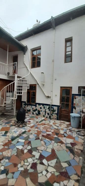 Eski Med.Institut yonida tayyor hovlicha sotiladi — 3