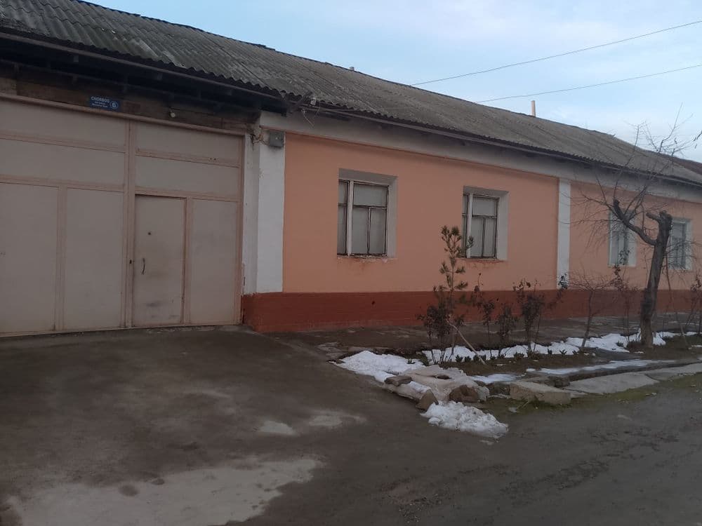 Uy sotiladi Jizzax shahar Uchariq mahallasi Chorbog koʻcha 6uy sotilad — 2