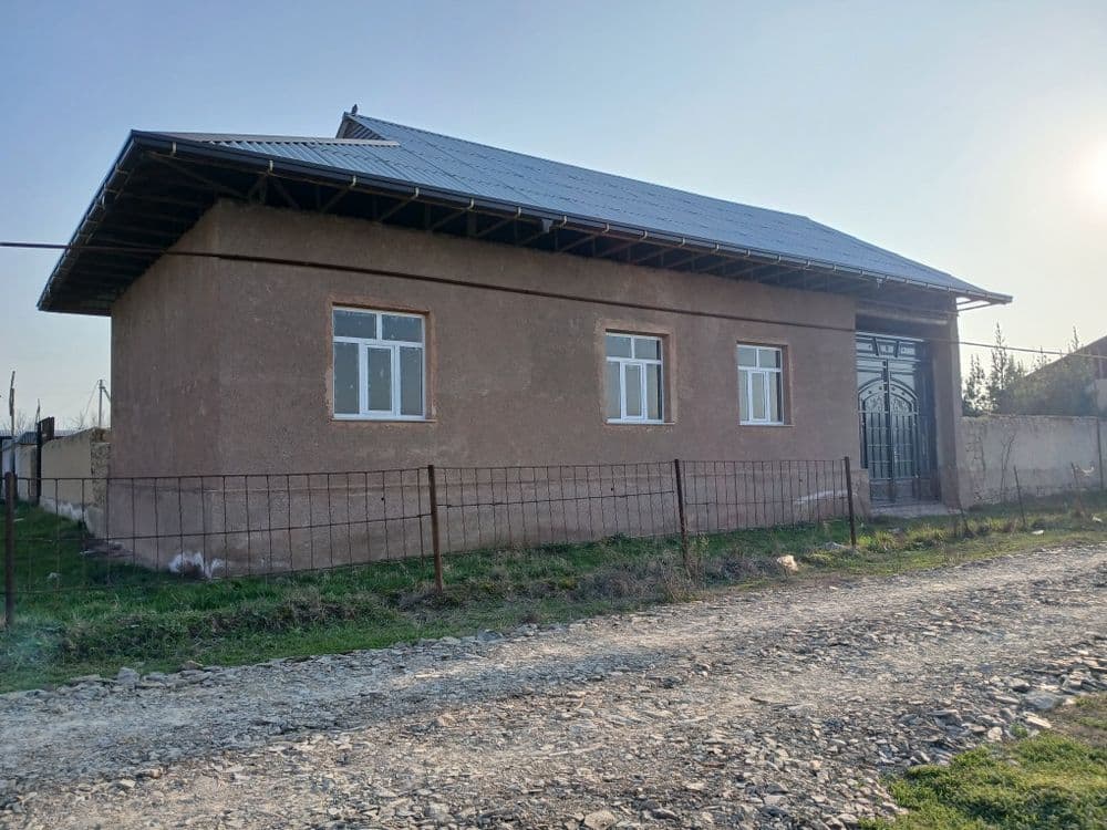 Uy sotiladi Sharof Rashidov tumani maydoni 9.5 — 4