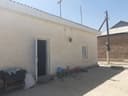 Hovli sotiladi srochno