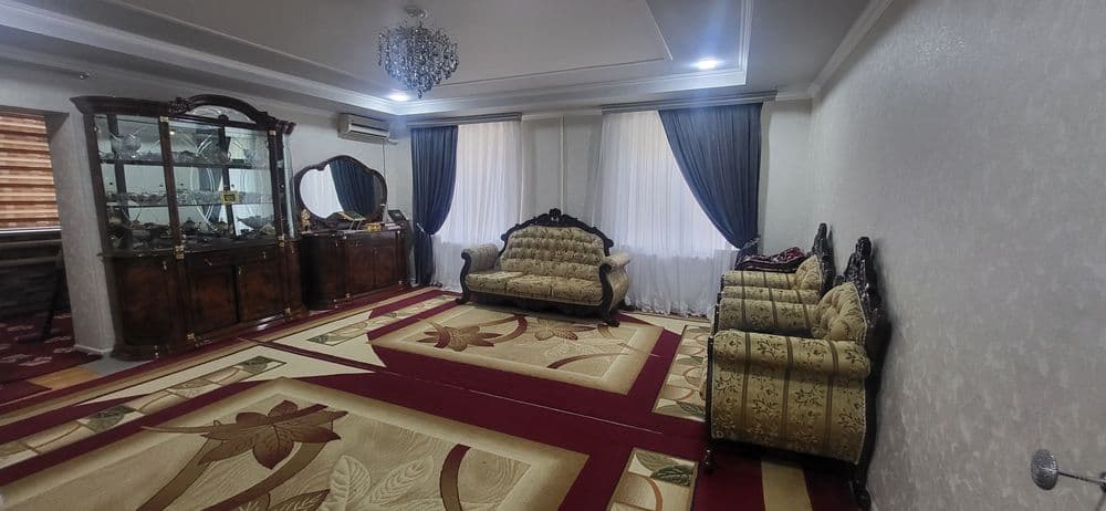 Qarshi shaxar markazidan 3 xonalik uy — 1