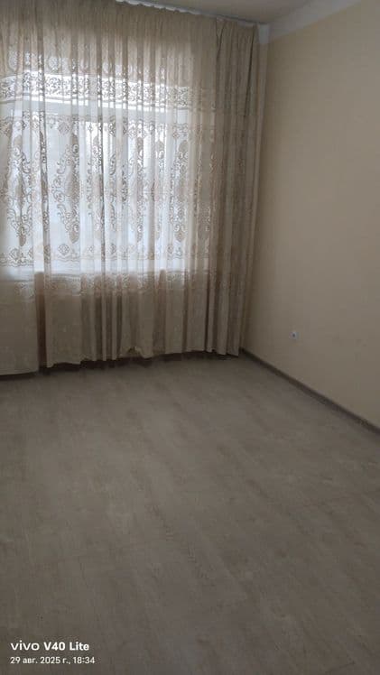Kitob krug yonida Dom sotiladi 3 xona 64 kv metr hamma sharoiti bor — 4