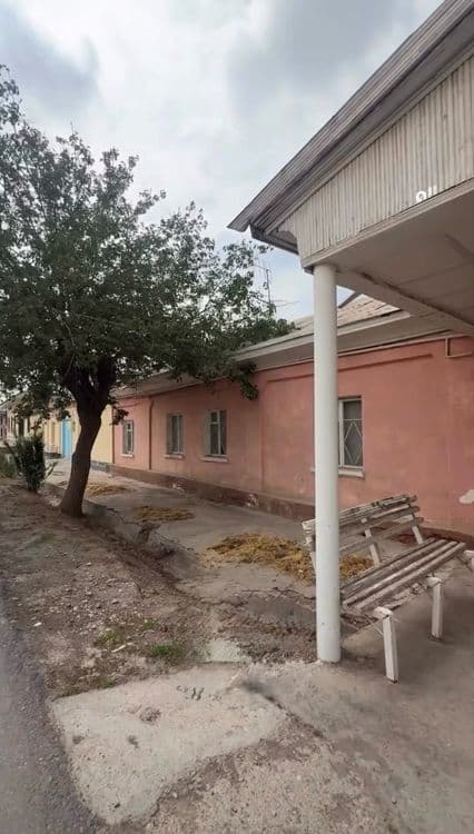 Qarshi shahrida zudlik bilan hovli sotiladi! — 2