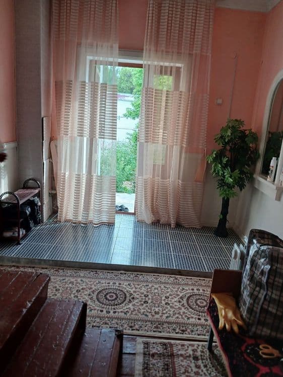 Hovli katej sotiladi sentrdan — 1