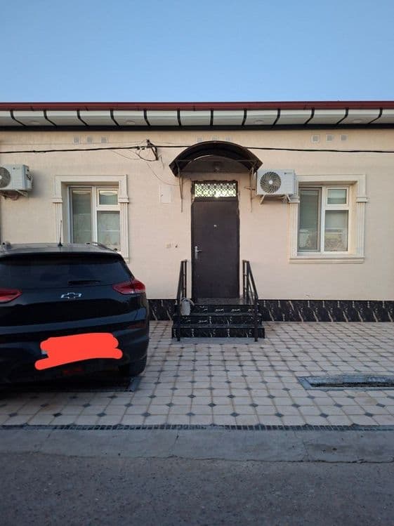 Batoshdan 2sutiqli 3xonali remontlari yaxshi xolatdagi uy sotiladi — 1
