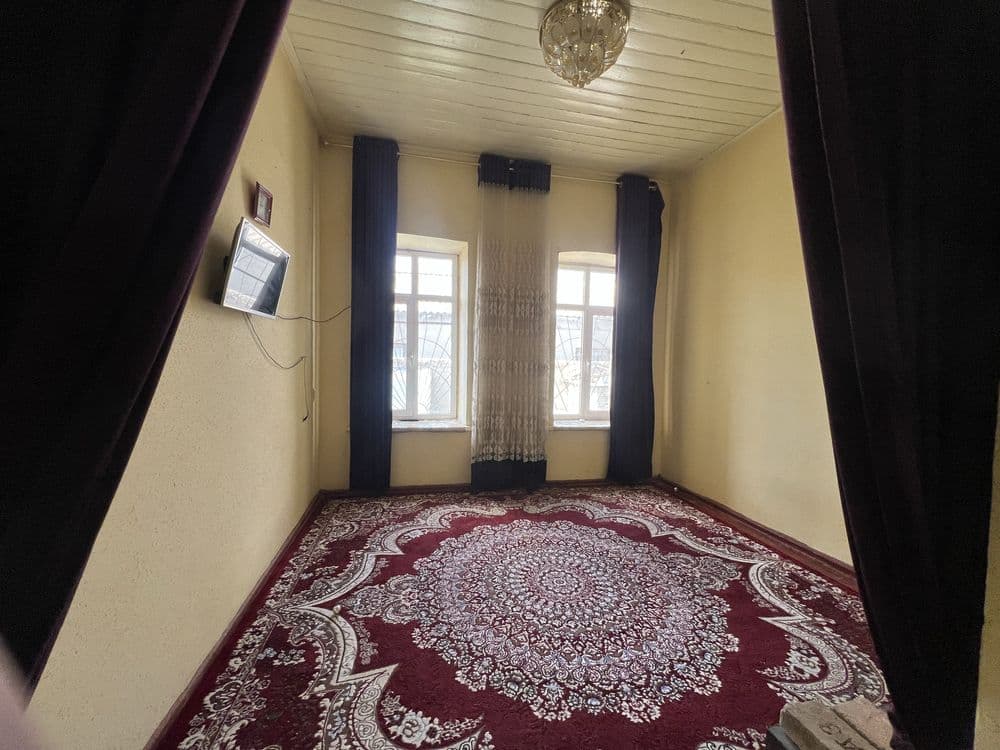 Hovli sotiladi ( Gulzor mfy Ozodlik ko'cha ) — 1