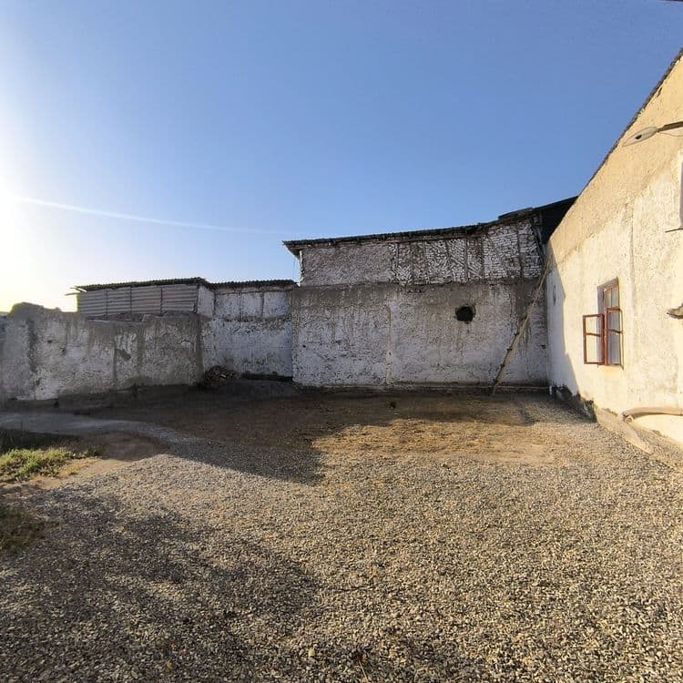 Karmana tumani Gulshan qoʻrgʻonida Hovli sotiladi — 4