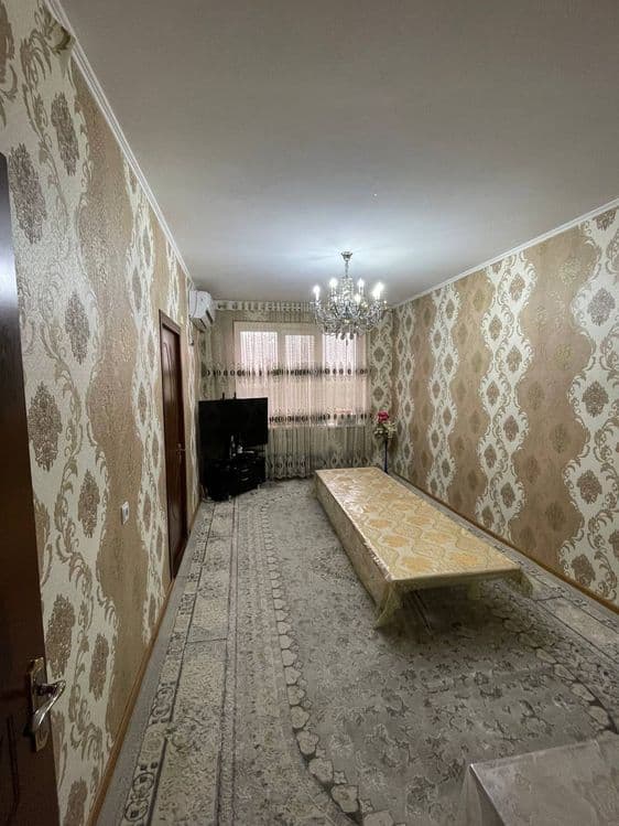 5 хонали уй сотилади, Жасорат кучаси — 1