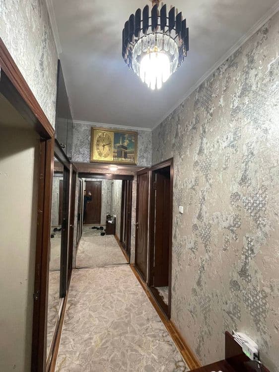 5 хонали уй сотилади, Жасорат кучаси — 2