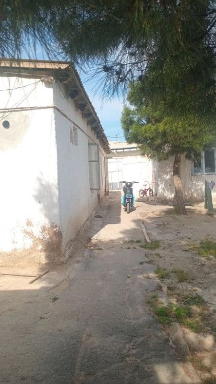 Ховли сотилади вагзал навои — 2