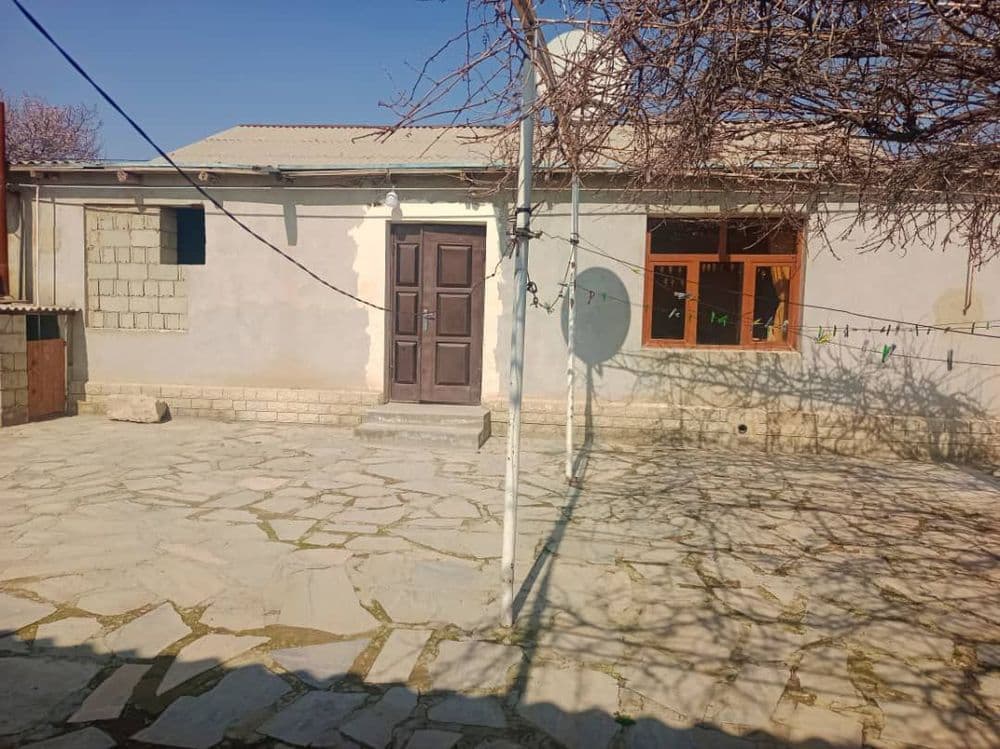 Uy sotiladi Barcha maʼlumotlar telefon orqali gaplashiladi
Manzil:B — 2