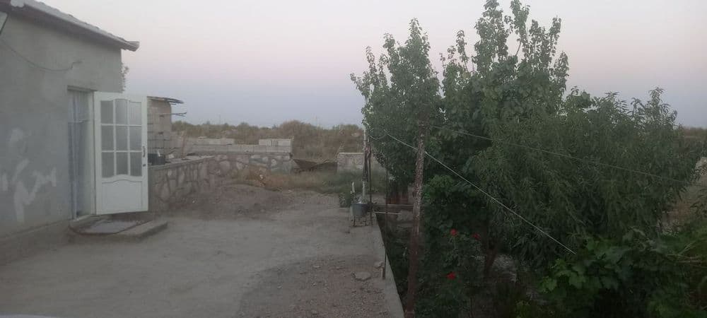 Hovli sotiladi Metan qishlogʻi yoʻlga yaqin — 4