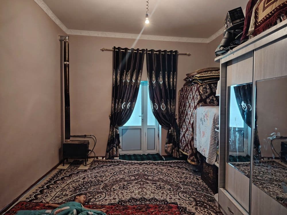 Xovli sotiladi ped kolleji oldida — 1