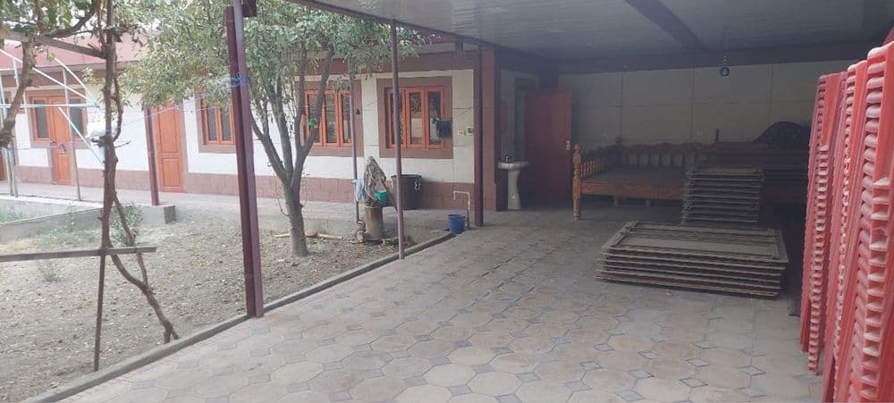 Пиштган гиштдан курилган, 6 сотихли тайер ховли, ертула килинган — 2