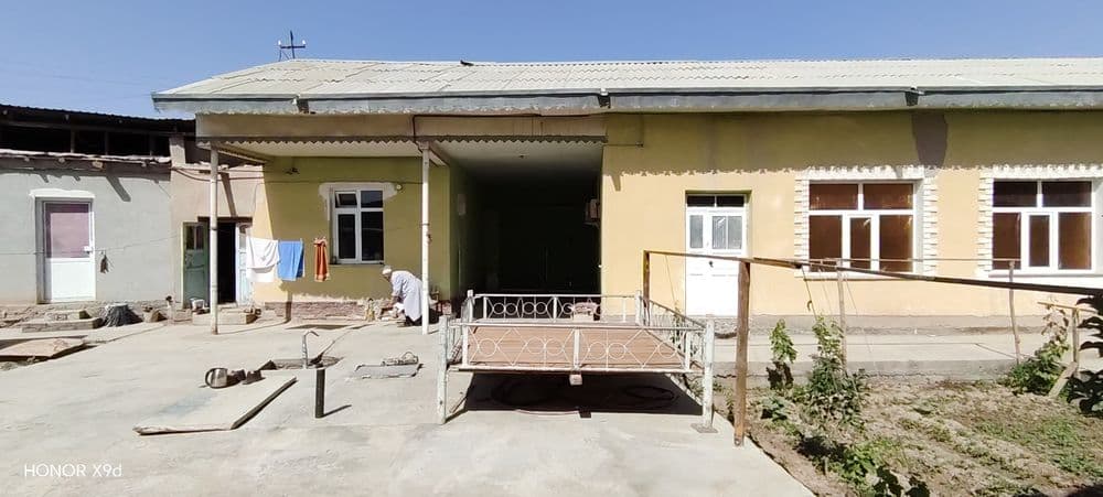7 sotixlik xovli sotiladi vokzal hududidan. — 2